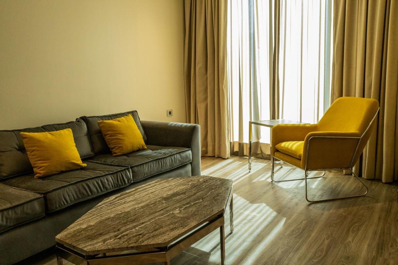 Camino Real Fashion Drive Monterrey Hotel San Pedro Garza Garcia Екстериор снимка A living room at the hotel