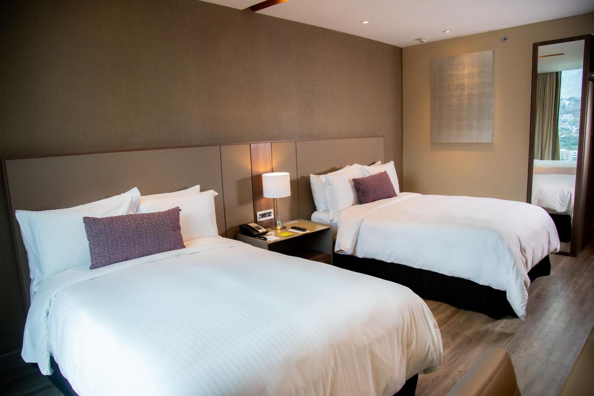 Camino Real Fashion Drive Monterrey Hotel San Pedro Garza Garcia Екстериор снимка A room at the hotel